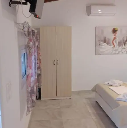 Moon Lygia (Lefkada)